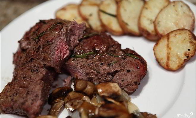 Стейк из говядины в аэрогриле