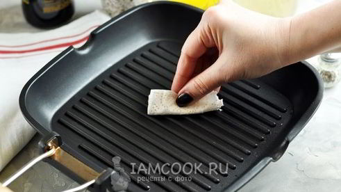 стейк из лосося с овощами-гриль