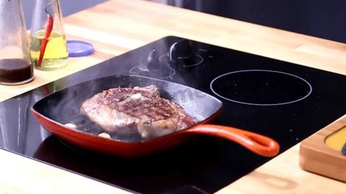 стейк рибай на сковороде