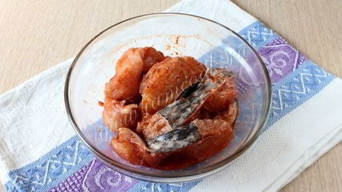 стейки из сома с рисом в мультиварке