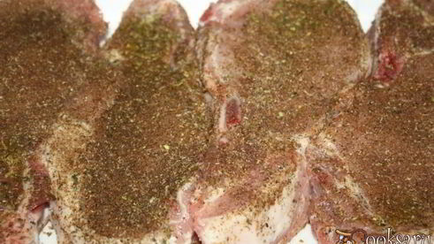 стейки из свиной корейки в томатном маринаде