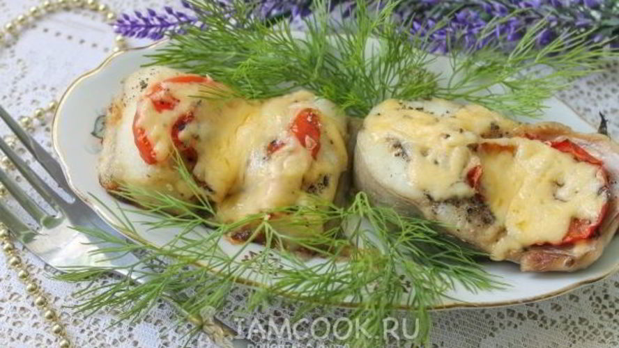 Рецепт стейков сома, запеченные в духовке