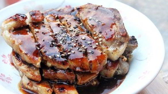 Рецепт Свиных стейков с соусом из черного перца