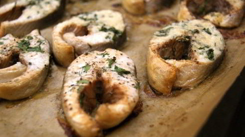 запеченные стейки горбуши