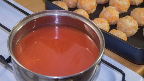 диетические тефтели из куриного фарша в духовке с подливкой