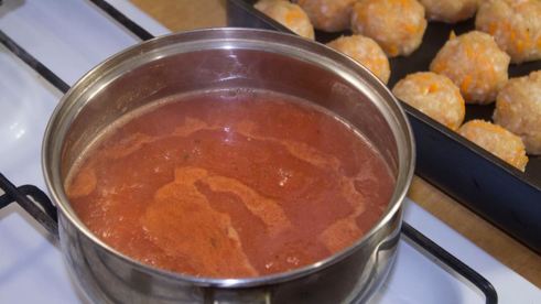 диетические тефтели из куриного фарша в духовке с подливкой