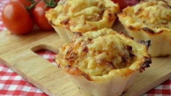 Рецепт Куриных тефтелек в картофельных корзиночках с сыром