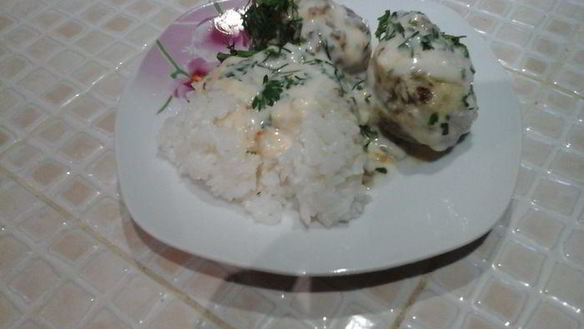 Рецепт Нежных говяжьих тефтелей с белым соусом