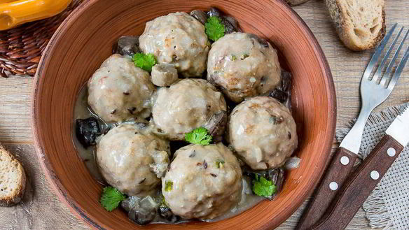 Рецепт Нежных тефтелей в грибном соусе