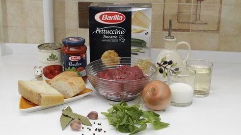 паста феттуччине с нежными итальянскими тефтельками