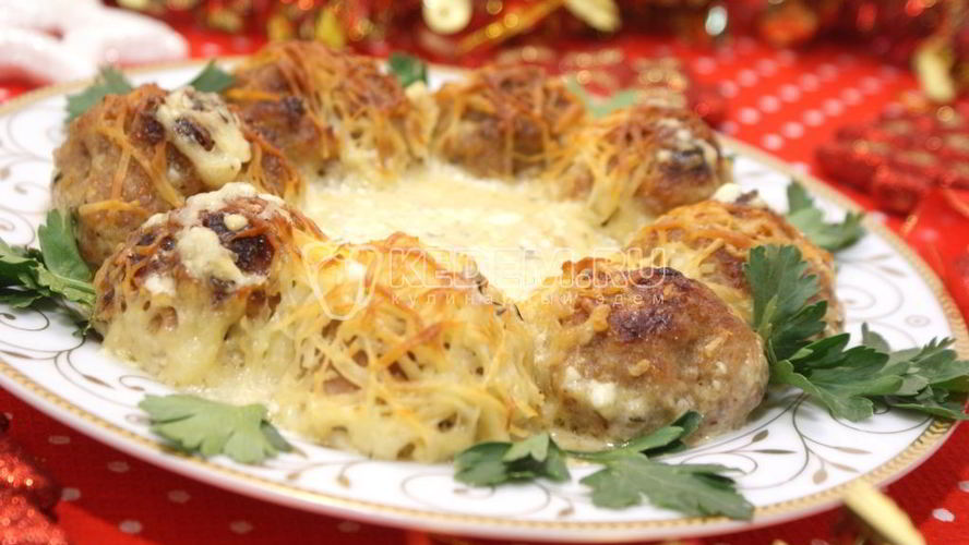 Рецепт рождественского венка из тефтелей