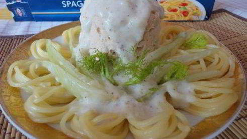 рыбные тефтели в гнезде из спагетти со сливочным соусом