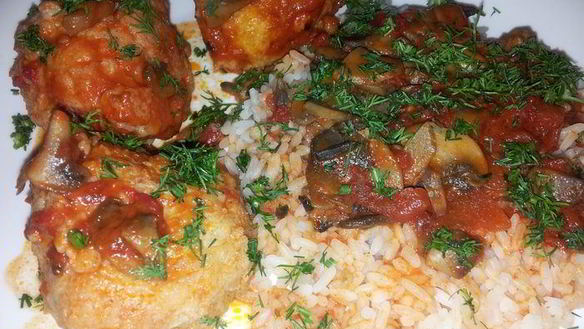 Рецепт Рыбных тефтелей в томатном соусе с рисом