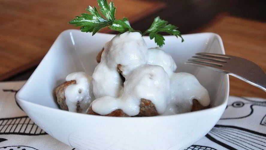 Рецепт тефтелей под сливочным соусом