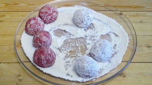 тефтели с подливкой в мультиварке