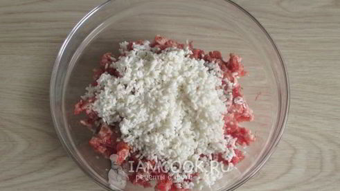 тефтели с рисом с подливкой в мультиварке