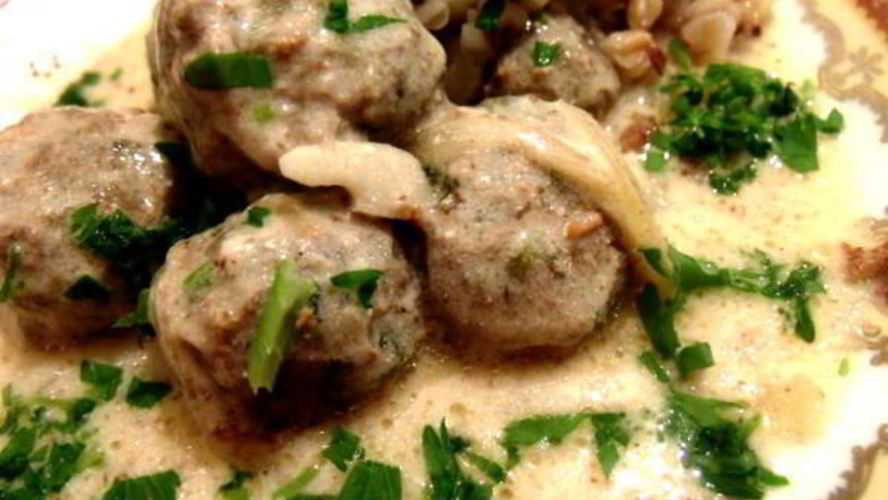 Рецепт тефтелей со сметанным соусом