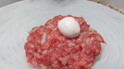 тефтели в беконе с начинкой из моцареллы