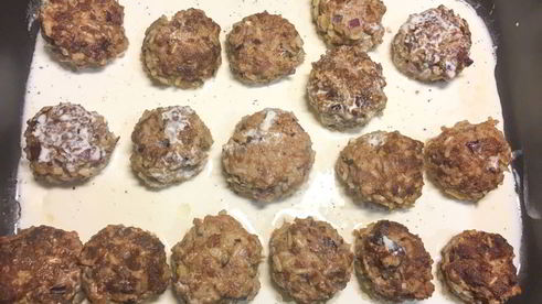 тефтели в сметанном соусе