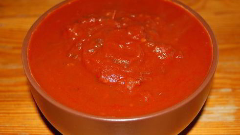 тефтельки и спагетти с соусом божья коровка