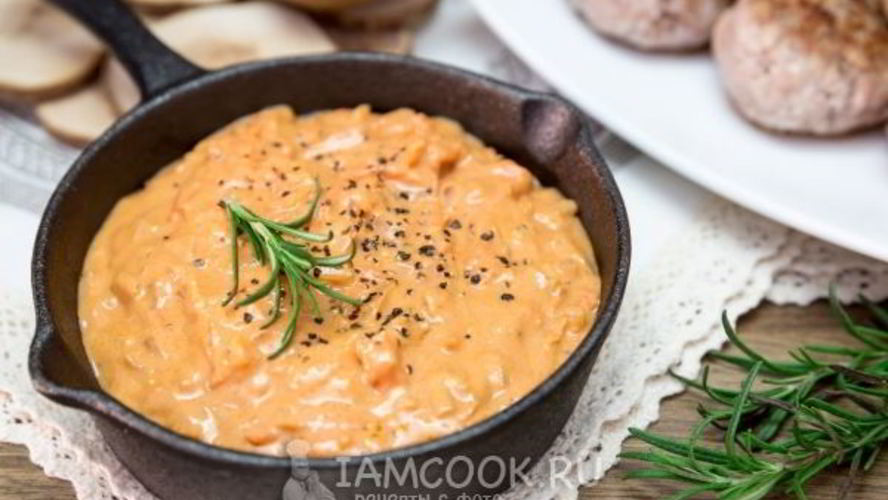 Рецепт томатна-сметанной подлива для тефтелей с овощами