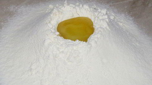 вареники с капустой, грибами и шкварками