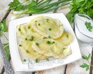 Вареники с творогом и зеленым луком