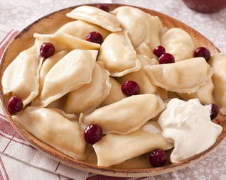 Вареники с замороженной вишней