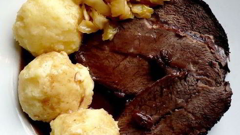 квашеное жаркое с клецками и глазированной капустой мясо моей мечты