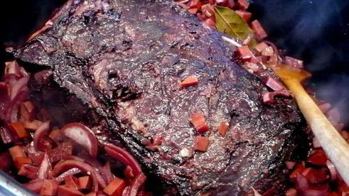 квашеное жаркое с клецками и глазированной капустой мясо моей мечты