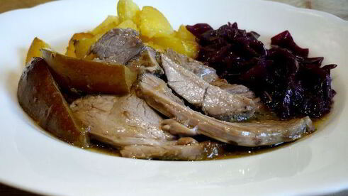 жаркое из барашка с грушами и петрушкой