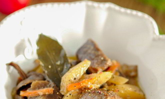 Жаркое из говядины с грибами