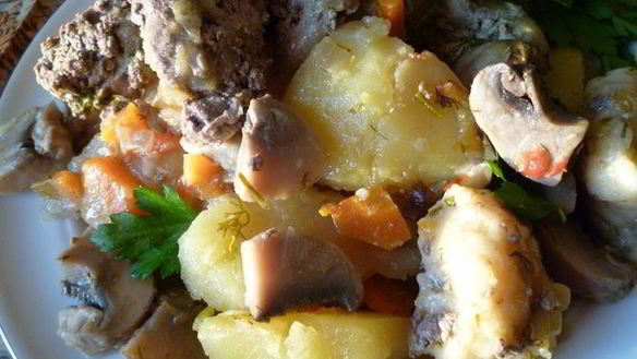 Рецепт Жаркого из куриной печени в горшочках