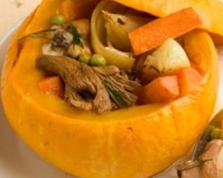 Жаркое из курицы с лисичками