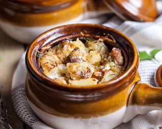 Жаркое из курицы в горшочках