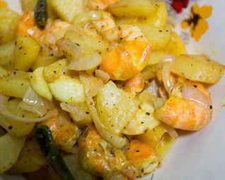 Жаркое из рыбы с креветками