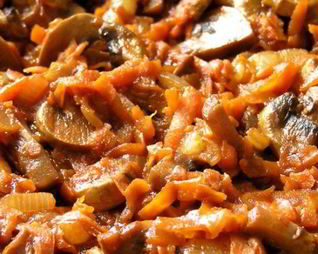 Жаркое из соевого мяса с грибами