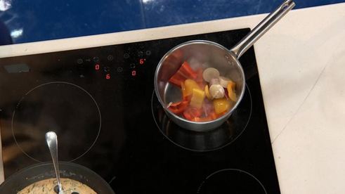 жаркое из судака и семги с овощами