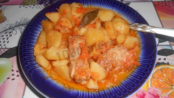 Рецепт Жаркого из свиных ребрышек с картошкой в горшочках
