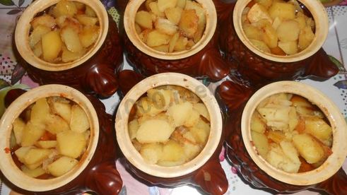 жаркое из свиных ребрышек с картошкой в горшочках