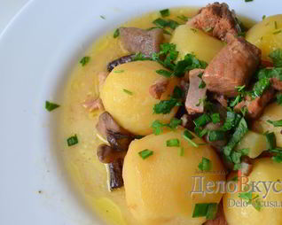 Жаркое по-домашнему с мясом и грибами