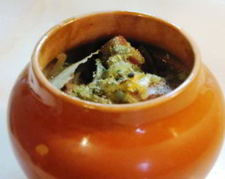 Жаркое с говядиной в горшочках по-домашнему