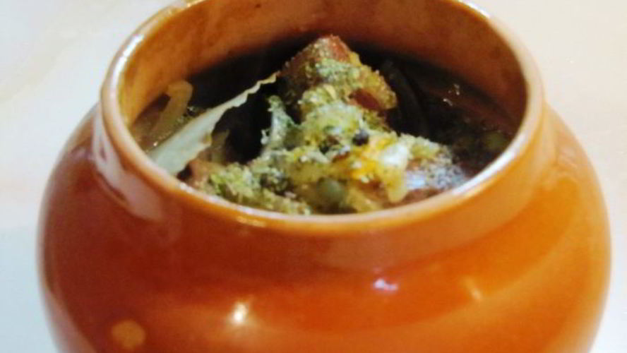 Рецепт жаркого с говядиной в горшочках по-домашнему