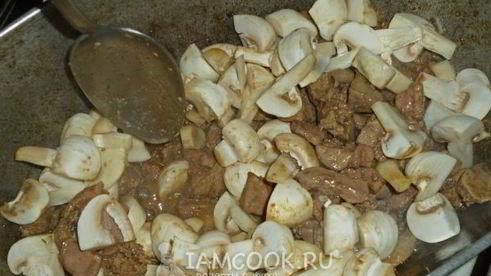 жаркое с грибами и печенью