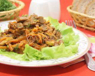 Жаркое с грибами в томатном соусе из протертых помидоров