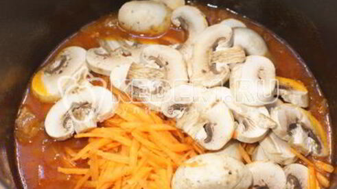 жаркое с грибами в томатном соусе из протертых помидоров