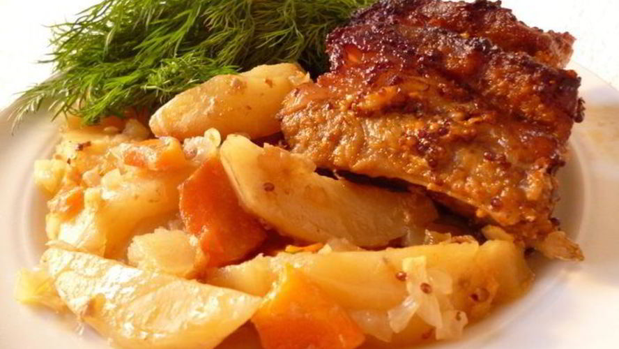 Рецепт жаркого со свиными ребрышками в пикантном маринаде