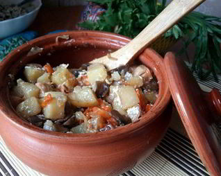 Жаркое в горшочке