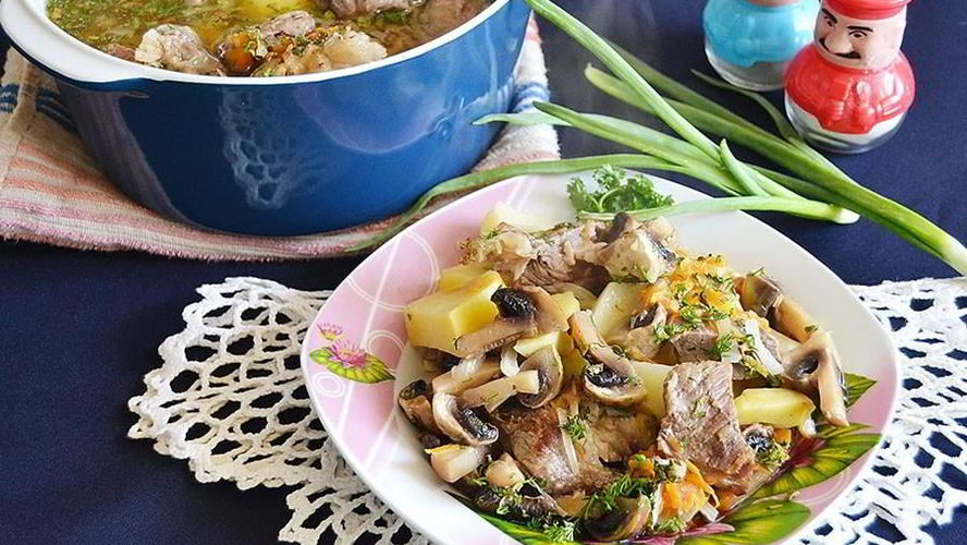 Рецепт жаркого в утятнице с грибами и свининого