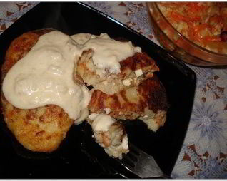 Картофельные зразы и лепешки с одной начинкой